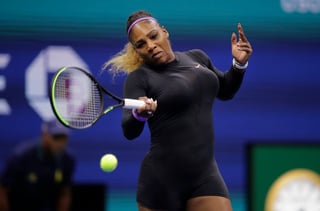 Serena Williams no tuvo mayores problemas para arrollar ayer 6-1, 6-0 a la china Wang Qiang y pasar a 'semis' en el US Open. (AP)