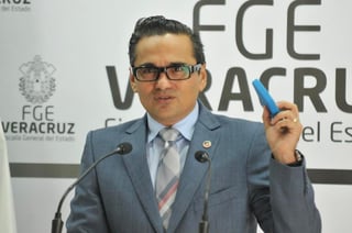 Si el ahora exfiscal general del estado de Veracruz, Jorge Winckler Ortiz, muestra su certificación en el sistema como Alto Mando en la Procuración de Justicia podrá retornar a su puesto, aseguró el presidente de la Mesa Directiva del Congreso del estado, José Manuel Pozos Castro. (ARCHIVO)