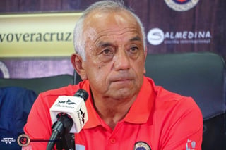 Los Tiburones Rojos de Veracruz presentaron a Enrique López Zarza como su nuevo director técnico. (CORTESÍA VERACRUZ) 