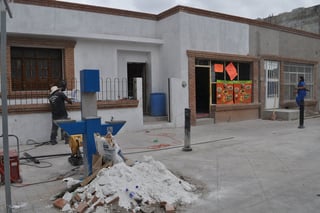 La rehabilitación de fachadas en el Paseo Independencia de Gómez Palacio está al 40 por ciento, informó Secope. (FABIOLA P. CANEDO/EL SIGLO DE TORREÓN)