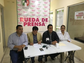 El presidente estatal del PRI en Durango, Luis Enrique Benítez Ojeda, dijo que no firmarán un “cheque en blanco” a la alcaldesa de Gómez Palacio, Marina Vitela Rodríguez, ni a su partido Morena. (FABIOLA P. CANEDO/EL SIGLO DE TORREÓN)