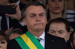 El presidente brasileño, Jair Bolsonaro, dejará de ejercer sus funciones como jefe de Estado al menos 5 días, el tiempo mínimo de recuperación recomendado por los médicos. (ARCHIVO)