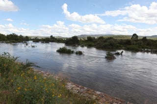 En el río Tunal existen muchas poblaciones que continúan vertiendo aguas negras no tratadas. (EL SIGLO DE TORREÓN)