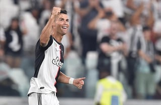Cristiano es el futbolista que más gana dentro de la Serie A. (ARCHIVO)