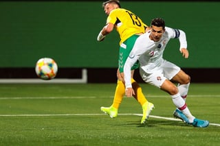 El delantero portugués Cristiano Ronaldo fue la figura en el duelo ante los lituanos, a los que les marcó tres goles en el segundo tiempo, sumado a uno más en la primera parte. (EFE) 