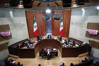 En sesión pública, las magistradas y los magistrados decretaron las sanciones en ocho de los 10 medios de impugnación promovidos por Morena con 80 mil 600 pesos cada multa.