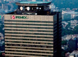 Petróleos Mexicanos (Pemex) emitió este jueves 12 de septiembre un oferta para recomprar hasta 14 mil 700 millones de dólares en bonos con vencimientos entre 2020 y 2023. (ARCHIVO)