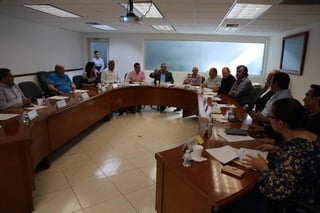 El regidor y presidente de la Comisión del Agua, Esteban Soto, informó que la reunión del Consejo se llevó a cabo en los términos de respeto y 'en ánimo propositivo'. (EL SIGLO DE TORREÓN/ROBERTO ITURRIAGA)