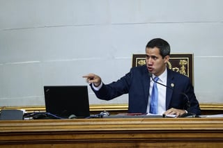 La Asamblea Nacional ratificó el martes a Juan Guaidó como jefe del Congreso y presidente interino de Venezuela hasta que cese la “usurpación” del mandatario Nicolás Maduro. (EFE)