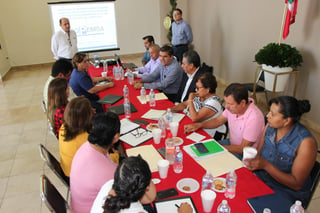 Se presentó el proyecto a los regidores; el alcalde Homero Martínez consideró que es una propuesta viable. (EL SIGLO DE TORREÒN / MA. ELENA HOLGUÍN)