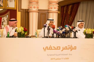 El ministro de Energía del reino, Abdulaziz bin Salman, informando sobre el restablecimiento del suministro a niveles normales. (EFE)