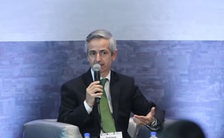 El director general en México de Iberdrola, José Enrique Alba, señala que las empresas necesitan certidumbre para invertir. (ARCHIVO)