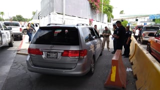 Los migrantes viajaban en una camioneta Minivan Odyssey Honda de color gris con placas del Estado de México.