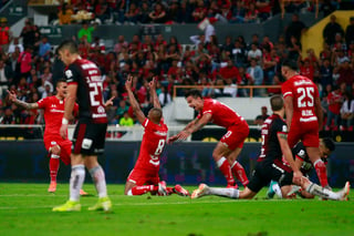 El brasileño William Da Silva (8) marcó el único gol del encuentro que ganaron los mexiquenses en el Estadio Jalisco. (JAM MEDIA) 