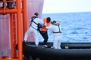 El barco Ocean Viking rescató en las últimas horas a 26 personas en el Mediterráneo.