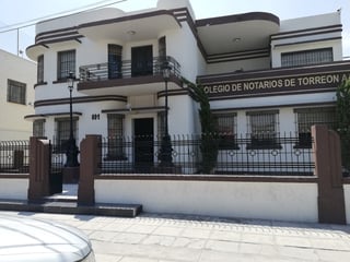 El Colegio de Notarios de Torreón brinda asesorías legales gratuitas todos los sábados hasta las 2 de la tarde. (VIRGINIA HERNÁNDEZ)