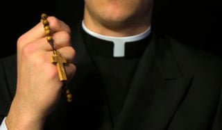 Los sacerdotes suspendidos fueron oficialmente identificados. (ARCHIVO)