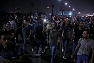 Organizaciones de derechos humanos que están prestando asistencia legal a los detenidos en las protestas del pasado viernes en Egipto calculan que más de 250 personas permanecen detenidas y algunas ya han pasado a disposición judicial, mientras que otras aún están a la espera. (EFE)