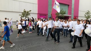 Más de mil personas salieron a las calles de Monterrey para participar en la segunda edición de la llamada “Caminata por la paz y la no violencia”, en la que alzaron la voz para buscar que las autoridades atiendan los problemas de inseguridad que hay en la ciudad. (TWITTER)