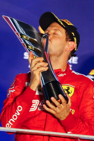Sebastian Vettel tenía 13 meses sin ganar en la Fórmula Uno. (EFE)