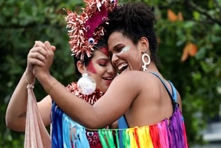 Río de Janeiro celebró ayer el Desfile del Orgullo Gay, con el objetivo de defender la 'democracia y la libertad'. (EFE)