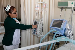 Alemania está buscando profesionistas mexicanos en Enfermería y ofrece hasta 66 mil pesos mensuales. (ARCHIVO)