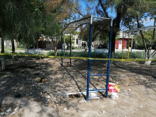 Colgado de un pasamanos, encuentran a un joven sin vida en plaza pública de Torreón. (EL SIGLO DE TORREÓN)