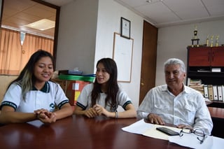 Isabel y Dania representaron al estado en la competencia nacional y una de ellas obtuvo segundo lugar en Lenguaje y Comunicación. (EL SIGLO DE TORREÓN/MARY VÁZQUEZ)