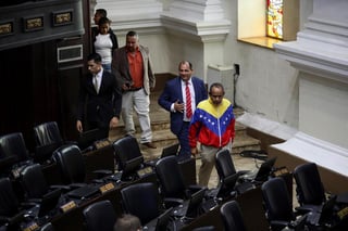 Los diputados del chavismo se reincorporaron este martes al Parlamento venezolano, controlado por la oposición y luego de estar ausentes de la Cámara desde 2017. (EFE)