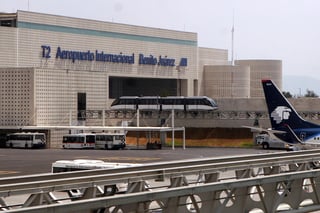 El Aeropuerto Internacional de la Ciudad de México (AICM) inició la ampliación de la Terminal 2 (T2) para incorporar nuevas salas de abordaje, siete posiciones de contacto y un pasillo que conectará directo a la sala 75. (ARCHIVO)