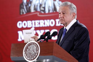 López Obrador negó que haya hecho uso de programas sociales para la promoción personal. (NOTIMEX)