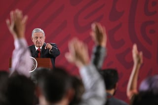 López Obrador indicó que su administración otorga atención especial a los jóvenes porque “no queremos que los enganchen, las cárceles están llenas de jóvenes y de los que pierden la vida la mayoría son jóvenes”. (ARCHIVO)