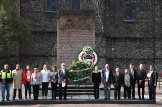 Al encabezar la ceremonia por el 51 aniversario de la Masacre de Tlatelolco en la Plaza de las Tres Culturas, la jefa de gobierno de la Ciudad de México, Claudia Sheinbaum Pardo, calificó este suceso como un crimen de Estado. (TWITTER)