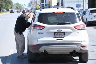 Las autoridades estatales señalan que las acciones de sanción y retiro de vehículos con placas vencidas se encuentran facultadas en el Artículo 256 de la Ley de Transporte y Movilidad Sustentable del Estado de Coahuila de Zaragoza.