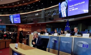 El nuevo comisionado de la Unión Europea, Paolo Gentiloni, presenta su plan económico para la zona euro. (EFE)