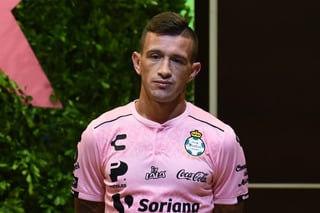 Santos Laguna saltará a la cancha del Estadio Volcán usando la playera rosa en apoyo al mes de Sensibilización contra el Cáncer de Mama. (JESÚS GALINDO)