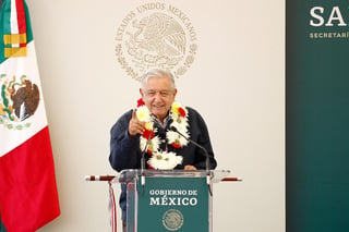 López Obrador recordó que desde que se inició su Administración, el 1 de diciembre de 2018, se están bajando los sueldos de los altos funcionarios públicos, 'que también abusaban', llegaban a ganar hasta 700,000 pesos (unos 35,860 dólares) mensuales. (NOTIMEX) 
