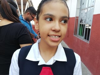 Arleth es una niña del quinto año de la Escuela Primaria Benito Juárez y dijo que le gusta ahorrar en su casa. (EL SIGLO DE TORREÓN)