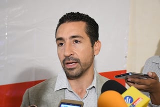 El presidente de la Cámara Nacional de Comercio de Torreón, Luis Jorge Cuerda Serna, reiteró que las medidas adoptadas por autoridades y empresas no son suficientes. (FERNANDO COMPEÁN)