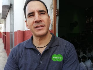 Pablo Velázquez, titular de la Unidad de Atención de Usuarios de Condusef en Coahuila, señaló que los niños son muy participativos cuando se imparten pláticas sobre el ahorro. (EL SIGLO DE TORREÓN)