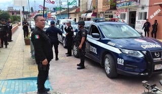  Las autoridades en el sur de México arrestaron a 11 hombres después de que el alcalde de la localidad Las Margaritas fue atado a la parte trasera de una camioneta y arrastrado por una calle, informaron funcionarios el miércoles. (ESPECIAL)