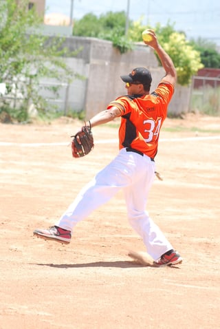 El lanzador Daniel Ortiz, obtuvo un juego sin hit ni carrera dentro de la Liga Magisterial. (ARCHIVO)