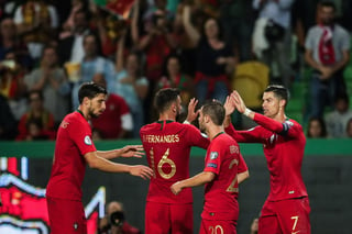 Portugal se impuso por marcador de 3-0 a su similar de Luxemburgo. (EFE)