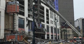 Un hotel de la cadena Hard Rock en construcción en el borde del histórico Barrio Francés de Nueva Orleans se derrumbó parcialmente el sábado. (ESPECIAL)