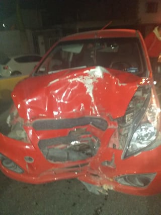 La protagonista del incidente se identificó como Batsemaht Saray, de 38 años de edad, conductora de un vehículo Chevrolet línea Spark de color rojo modelo 2016, madre el pequeño lesionado.  (EL SIGLO DE TORREÓN)
