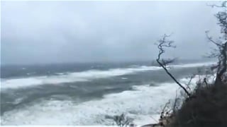 La tarde del sábado, Melissa tenía vientos máximos sostenidos de 80 kilómetros por hora y estaba ubicada a 491 kilómetros al sudeste de la isla Nantucket, Massachusetts. (CAPTURA VIDEO)
