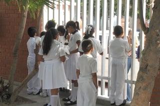El secretario de Educación en Coahuila dijo que es la comunidad la que debe proteger a la escuela. (ARCHIVO)