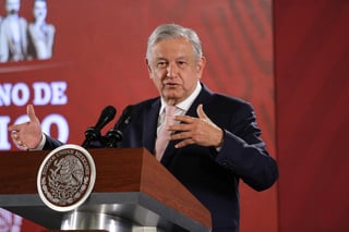 López Obrador garantizó hoy que su gobierno no intervendrá en la vida interna del Sindicato de Trabajadores Petroleros de la República Mexicana. (NOTIMEX)