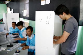 La campaña y jornada electoral afgana cobraron más de 455 víctimas civiles, 277 tan sólo el pasado 28 de septiembre, día de la elección presidencial. (ARCHIVO)