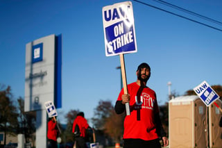 General Motors llegó a un acuerdo tentativo con el sindicato para poner a fin a una huelga de un mes donde 49,000 empleados cesaron labores en las plantas de la automotriz en Estados Unidos, se anunció el miércoles. (AP)